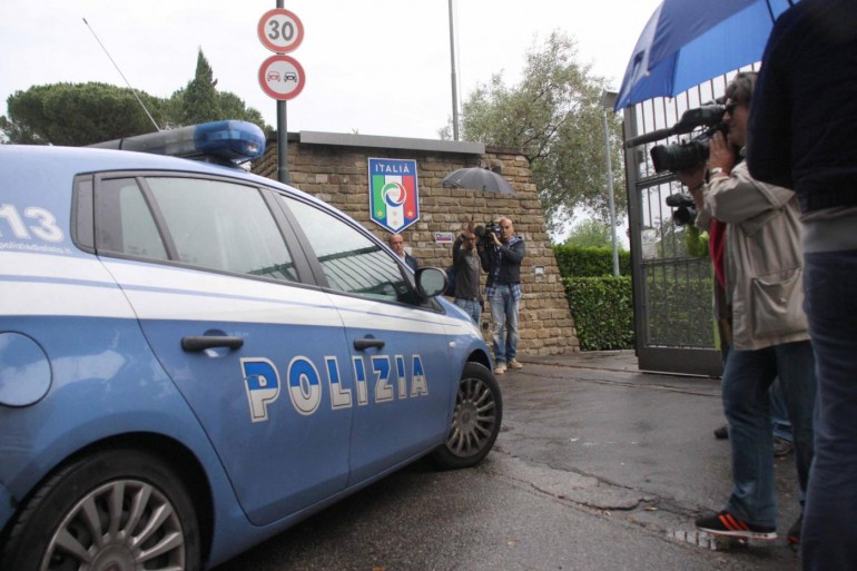 I poliziotti che pagano la spesa al ladro I poliziotti che pagano la spesa al ladro