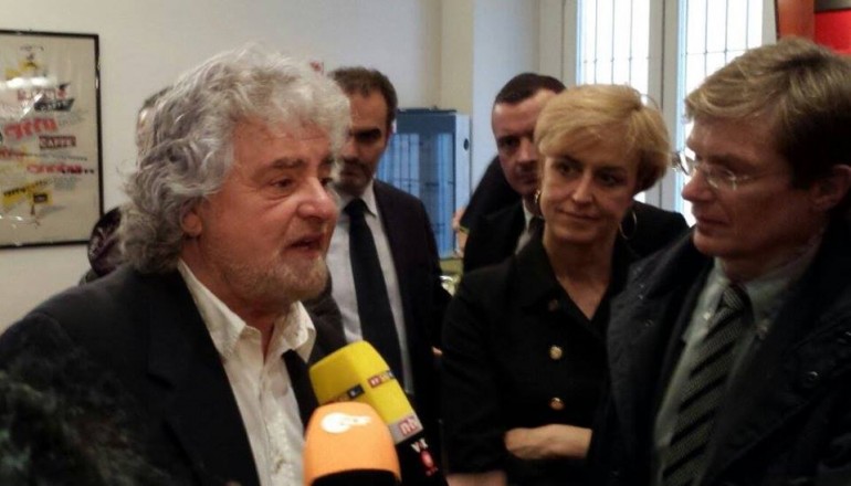Beppe Grillo e l'incontro con la stampa estera sul Fiscal Compact
