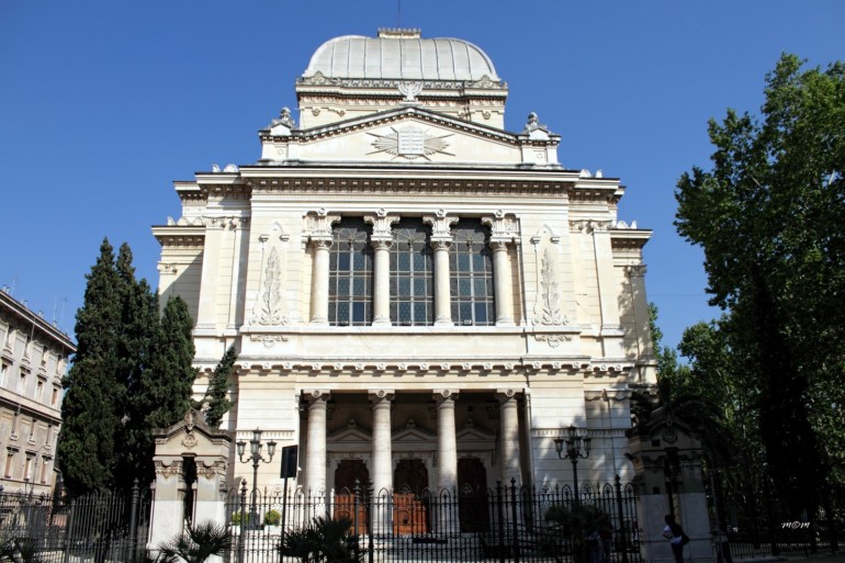 La testa di maiale alla sinagoga di Roma