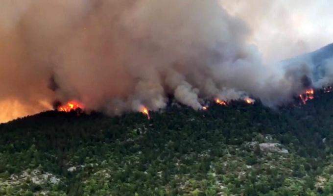 La nuova emergenza in Abruzzo si chiama Morrone: brucia da 11 giorni e nessuno ne parla | GALLERY