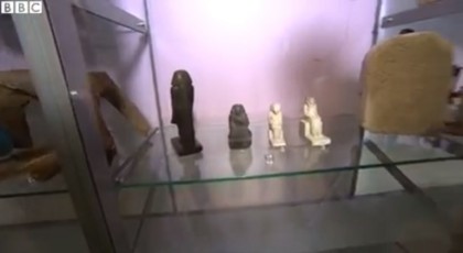 statua egizia museo manchester 2