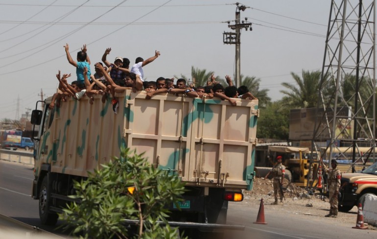 Volontari da Baghdad verso il fronte (Photo credit AHMAD AL-RUBAYE/AFP/Getty Images)
