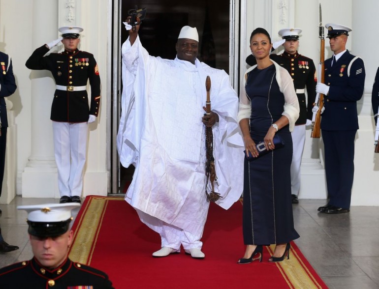 Il presidente Yahya A.J.J. Jammeh con la signora  Zineb Jammeh in visita alla Casa Bianca  (Photo  Mark Wilson/Getty Images)