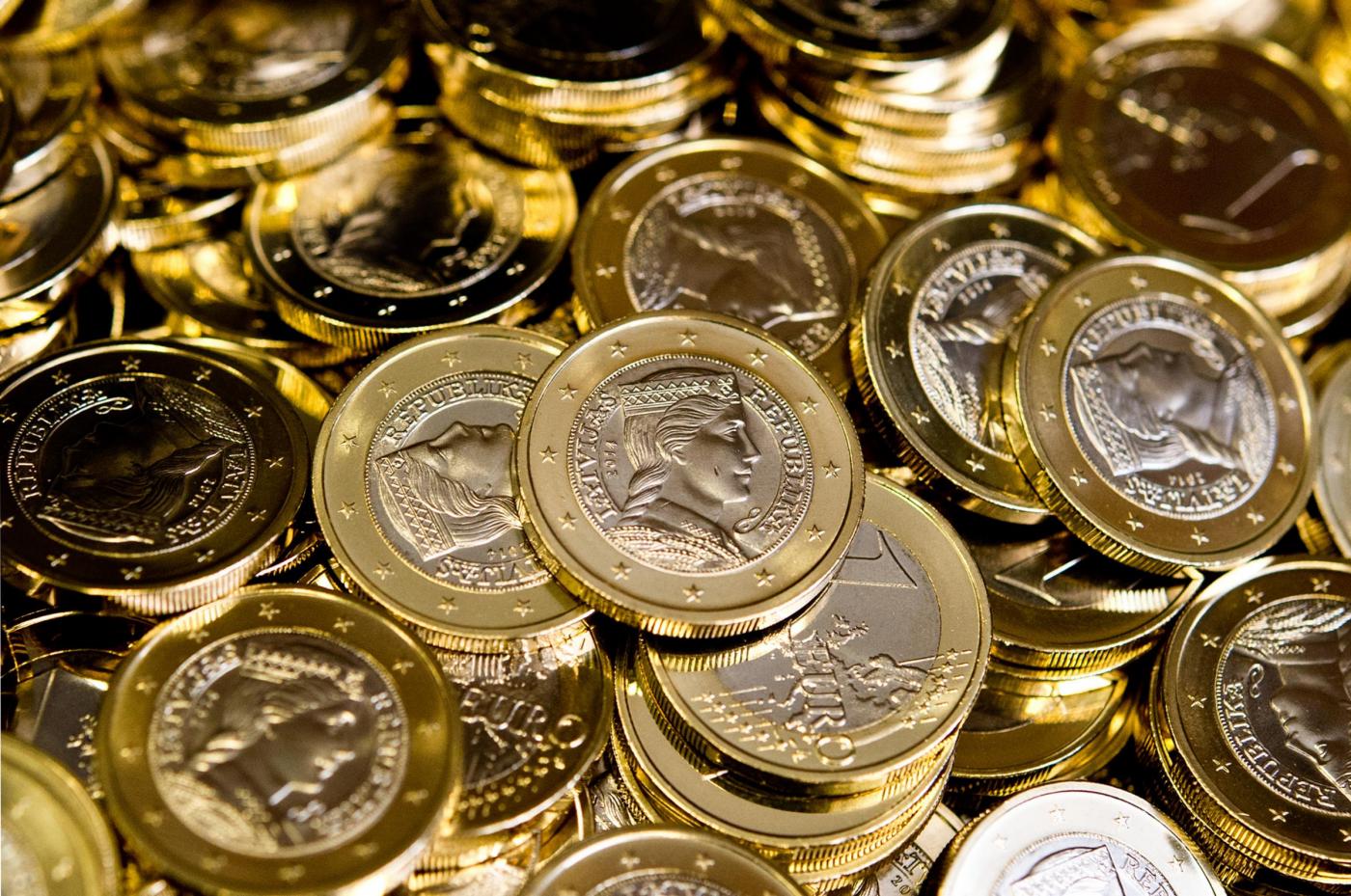 Euro falsi made in China, sequestrate 300.000 monete da 1 e 2 euro