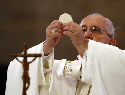 Papa Francesco: «Quanto vorrei che la Sacra Rota fosse gratis»