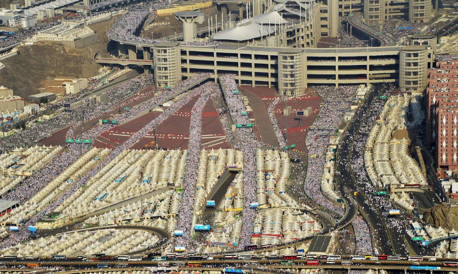 Una vista dall'alto della zona nella quale si è verificata la tragedia  (Photo credit MOHAMMED AL-SHAIKH/AFP/Getty Images)